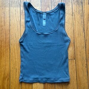 Skims Tank Medium Kyanite